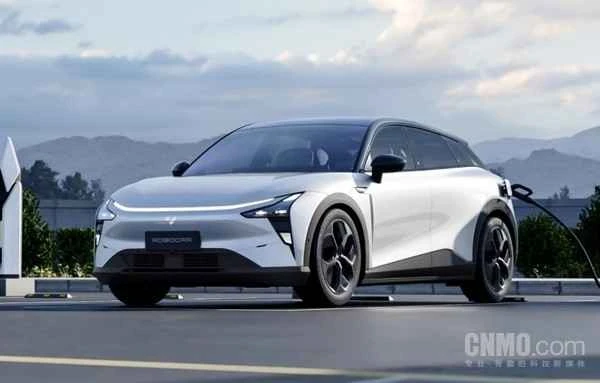 Extremer Sprung 01 极越01