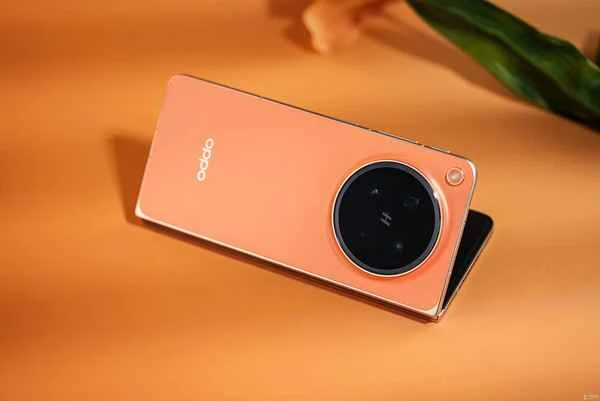 Das OPPO Find N6 verkaufte sich in den ersten drei Tagen über 56.400 Mal und ist damit das einzige faltbare Flaggschiff, das es auf die Liste geschafft hat. OPPO Find N6首销三日破5.64万台 成唯一上榜折叠旗舰