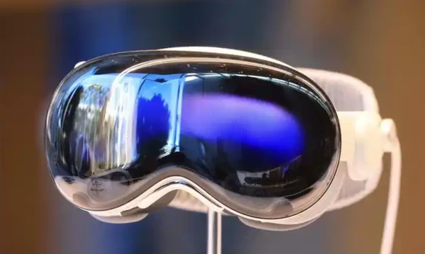 Apple erzielt Einigung mit einem ehemaligen Mitarbeiter, der für das Design von Vision Pro verantwortlich war.