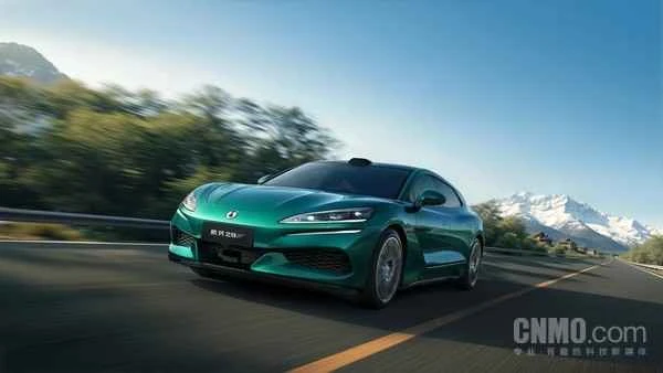 Die Rangliste der rein elektrischen Fahrzeuge für März ist veröffentlicht: Nur zwei Modelle haben eine Reichweite von über 1000 km.